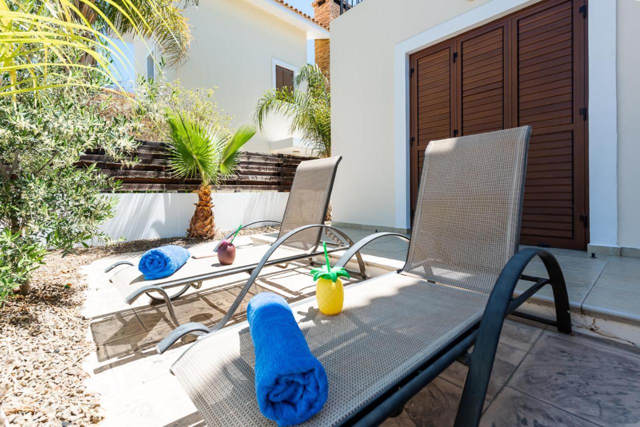 Villa Alexandra By Ezoria Villas Agia Napa Buitenkant foto